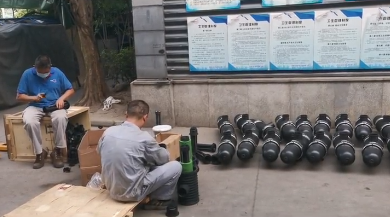 疊片污水處理器，正在裝配